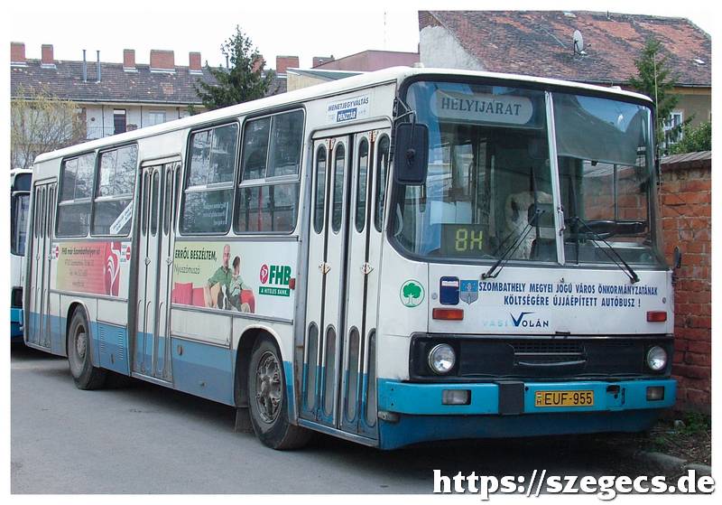 Vázcserés felújításon átesett Ikarus autóbusz Szombathelyen.